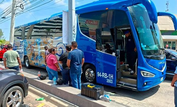 ¡PEATÓN MURIÓ ARROLLADO POR AUTOBÚS DE TURISMO! - EN EL DISTRIBUIDOR VIAL LA BOTICARIA