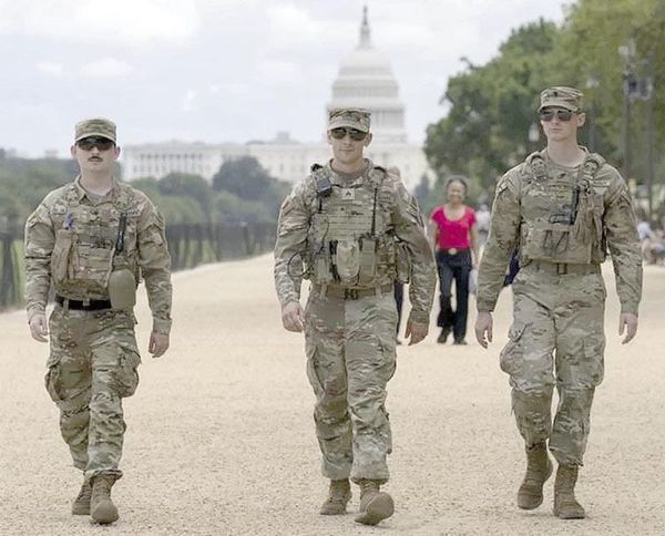 ¡SOPESA TRUMP DESPLIEGUE MILITAR EN MÁS CIUDADES!