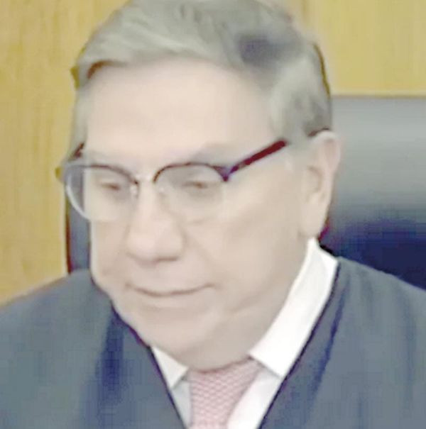 ¡BAJA LA CORTINA SEGUNDA SALA DE LA SUPREMA CORTE! - Y LLORA LÁYNEZ