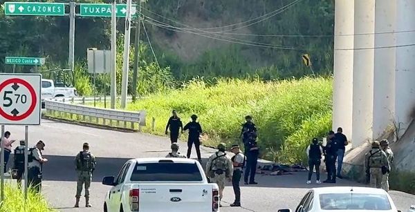 ¡DEJAN SEIS DESCUARTIZADOS EN LA CARRETERA! - CINCO ERAN HOMBRES Y UNA MUJER EN LA AUTOPISTA TOTOMOXTLE-TIHUATLÁN