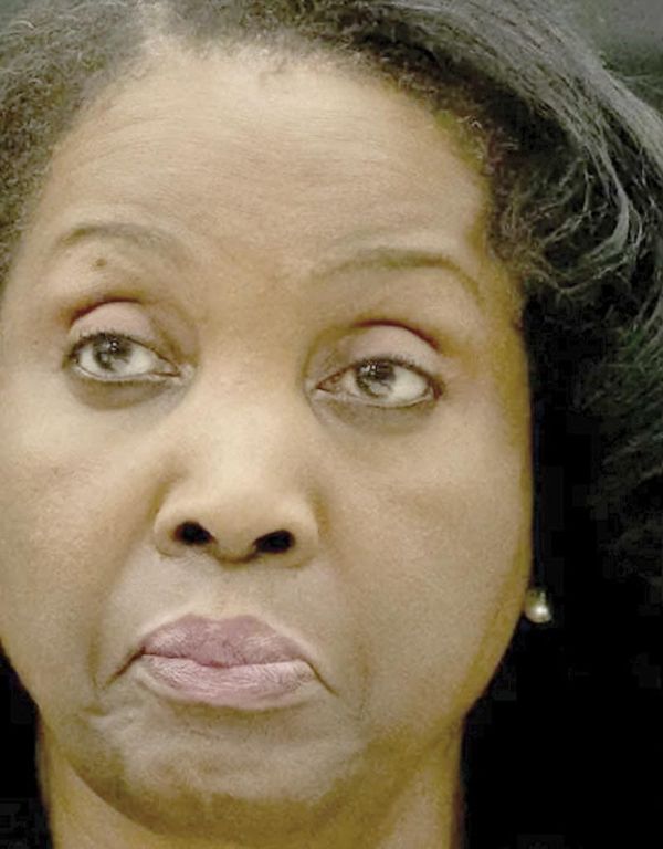 ¡DESPIDEN A COOK COMO GOBERNADORA DE LA FED!