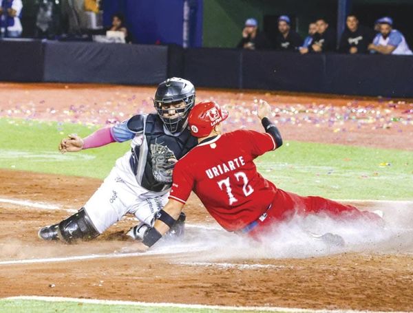 ¡EL ÁGUILA ESTÁ EN LA LONA, GUERREROS VENTAJA DE 2-0!