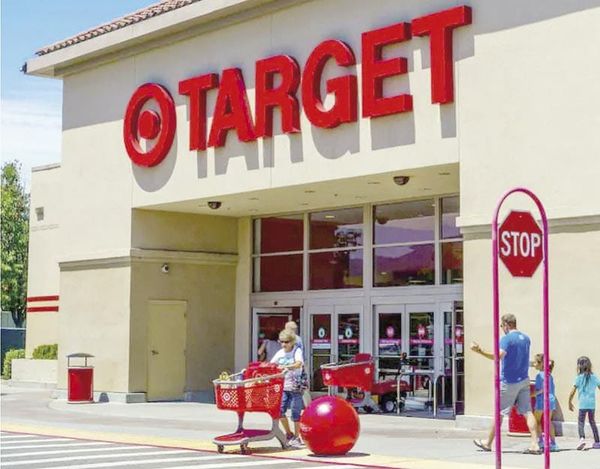 ¡REPORTAN 3 MUERTOS EN TIROTEO EN ESTACIONAMIENTO DE TIENDA DEPARTAMENTAL EN AUSTIN!