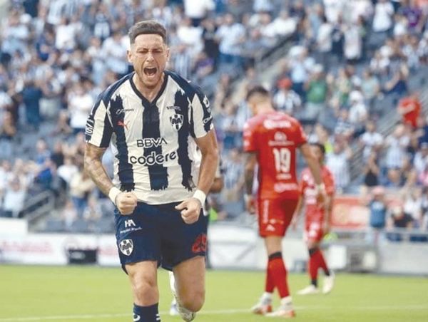DESPERTÓ OCAMPOS CON DOBLETE...  ¡Y RAYADOS A LO ALTO!