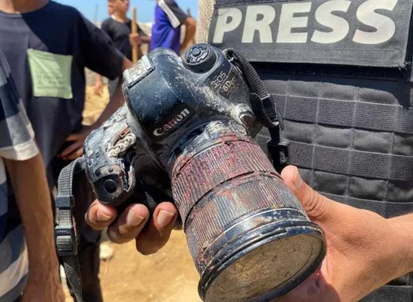 ¡ISRAEL ATACA HOSPITAL DE GAZA Y MATA A PERIODISTAS Y RESCATISTAS!