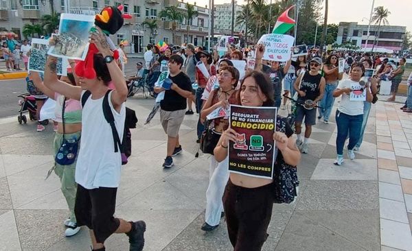 ¡‘CACEROLAZOS’ POR GAZA! - Y PROTESTAN
