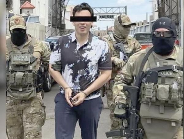 ¡RETACHAN A JULIO CÉSAR CHÁVEZ JR.!