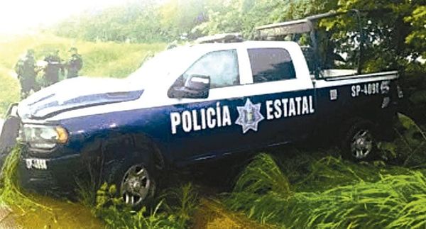 ¡SE VOLTEA  PATRULLA DE LA POLICÍA ESTATAL EN ACAYUCAN!