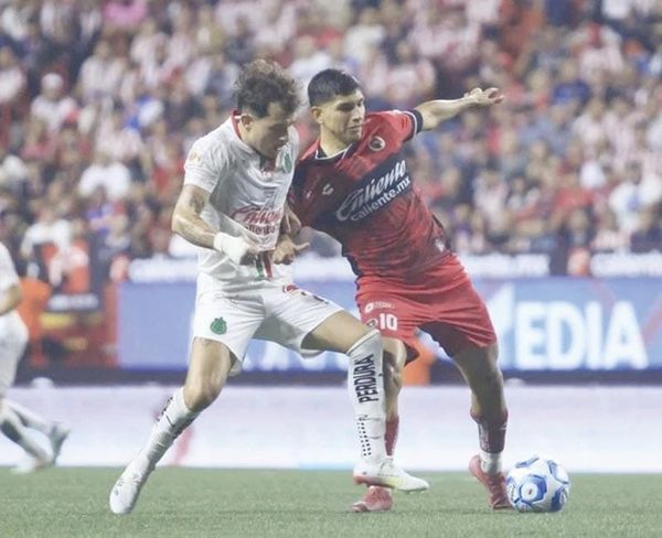 ¡CON GOLAZOS, CHIVAS RESCATA DRAMÁTICO EMPATE 3-3 EN TIJUANA!