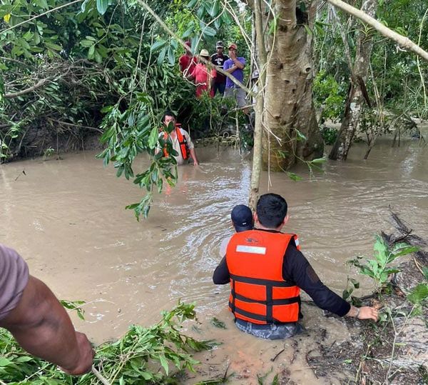 ¡MUERE PÁRROCO DE CATEMACO! - SU CAMIONETA FUE ARRASTRADA POR LA CORRIENTE DEL RIO SAN JUAN