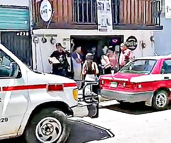 ¡SE INFARTA CUANDO TRAMITABA SEGURO PARA SU TAXI!