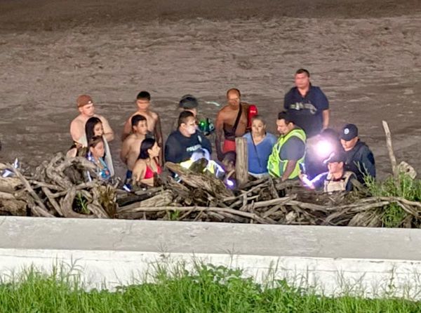 ¡BAÑISTAS ESTUVIERON A PUNTO DE AHOGARSE!