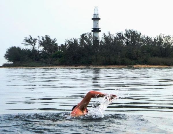 ¡MARIO CASTILLO, GRAN PIONERO DE AGUAS ABIERTAS EN VERACRUZ! - *Nadó alrededor de la Isla de Sacrificios