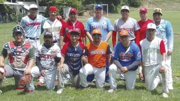 ¡RESINAS Y BETO ÁVILA SORPRENDEN!