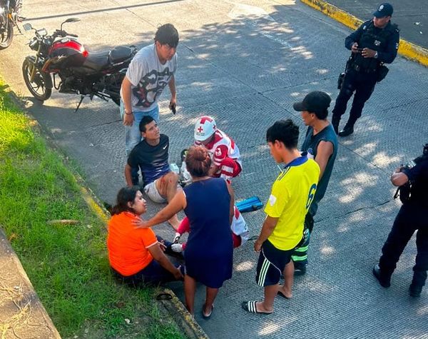 ¡SALEN VOLANDO FRENTE AL MERCADO DE PESCADERÍA!