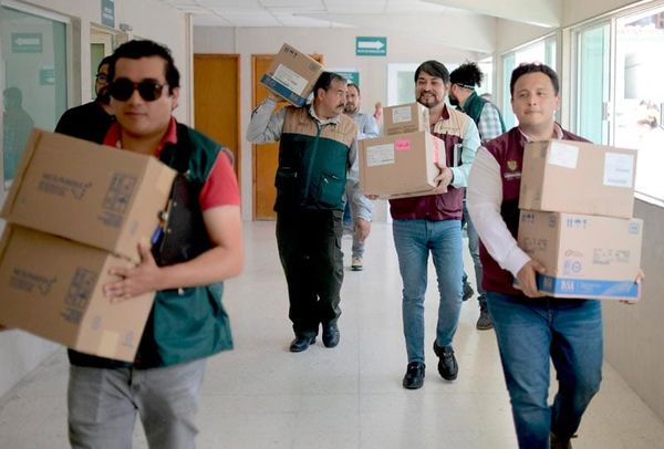 ¡LES LLEVAN MEDICINAS! - A HOSPITAL DE ZONGOLICA