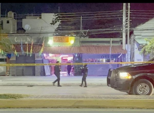 ¡ASESINAN A TRES PERSONAS EN LA ZONA TURÍSTICA DE TULUM!