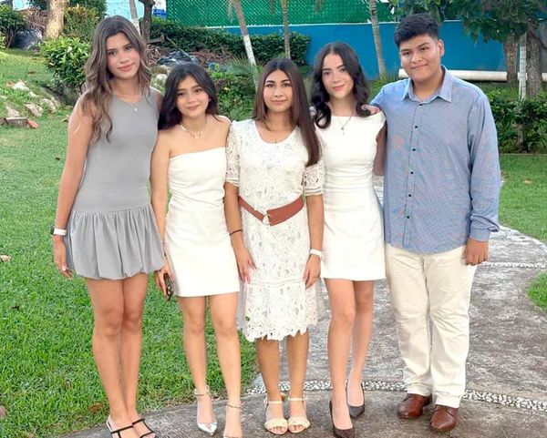 CAMILA CULMINA CON ÉXITO SU BACHILLERATO