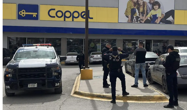 ¡ASALTAN BANCOPPEL EN LA COLONIA VALENTE DÍAZ!