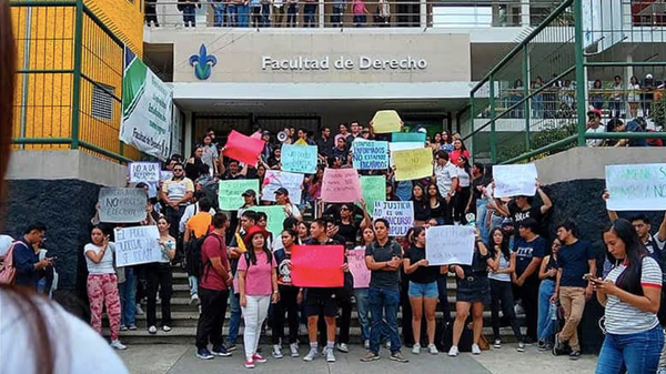 ¡MÁS PROTESTAS EN LA UV!