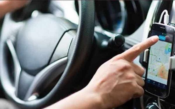 ¡PASAJEROS ASALTAN A CONDUCTOR DE IN DRIVER Y LE ROBAN EL NISSAN MARCH!