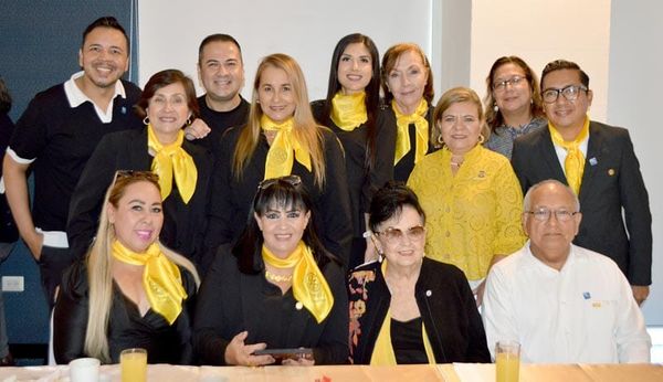 MERCEDES RINDE PROTESTA