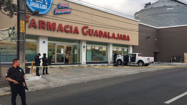 ¡ATRACAN FARMACIA GUADALAJARA EN COLINAS DE SAN JORGE!
