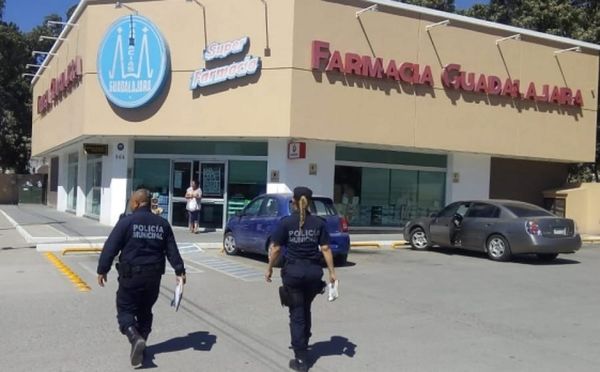 ¡ASALTANTE CON PASAMONTAÑAS ATRACÓ LA FARMACIA GUADALAJARA EN OASIS!
