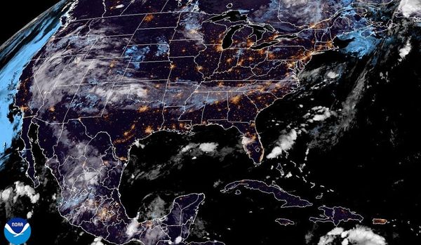¡CRUZA UNA ONDITA Y TRAE LLUVIAS, RAYOS Y UN PAR DE TRUENOS! - *"FERNANDO" DE UN LADO Y "JULIETTE" DEL OTRO