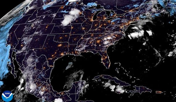 ¡UN DISTURBIO ENTRA A LA SONDA DE CAMPECHE! - * "ERIN" SIGUE FORTALECIENDOSE; SERÁ HURACÁN.