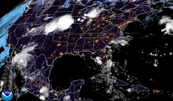 ¡APRIETA EL BOCHORNO DE DÍA CON 3 GOTAS A MEDIA NOCHE! - *CALMA CHICHA EN EL CARIBE Y EL GOLFO DE MÉXICO... POR AHORA