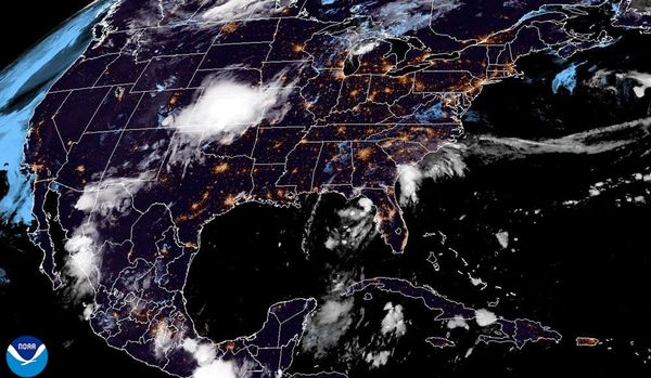 ¡ALLÍ ESTÁ SU “CANÍCULA”! - *AMBOS OCÉANOS EN RELATIVA CALMA