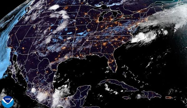 ¡GOTAS EN LA MAÑANA Y TRES RAYOS DE SOL EN LA TARDE! - *HURACÁN "GIL" EN EL PACÍFICO; ESTÁ LEJOS DE MÉXICO.