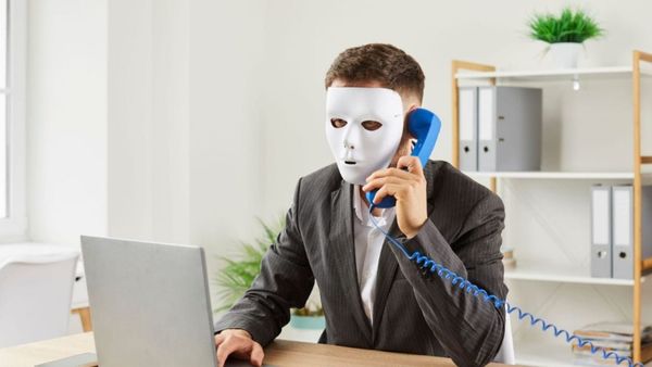 ¡ASÍ ES COMO LA ESTAFA "LA PATRONA" UTILIZA LA URGENCIA PARA ENGAÑAR Y VACIAR CUENTAS!