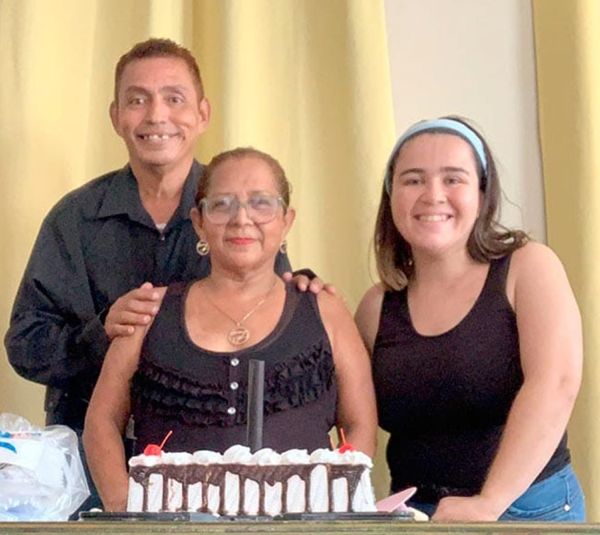 “MARÍA ES SORPRENDIDA”