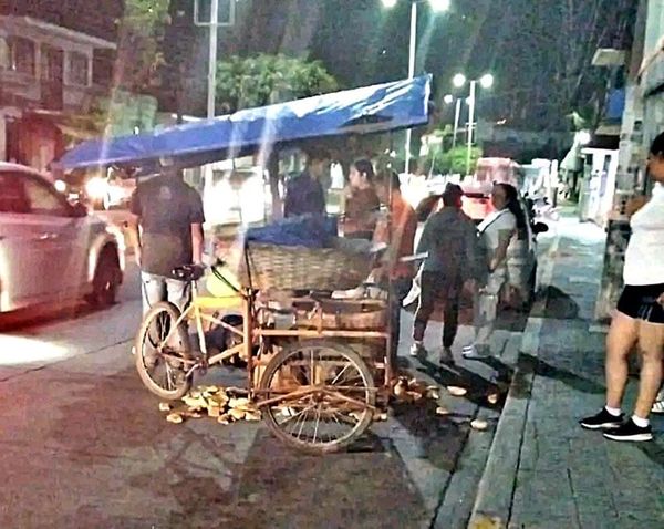 ¡OVNI ARROLLÓ A PANADERO!