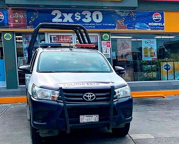 ¡EMPISTOLADOS SE DESPACHARON UN OXXO!