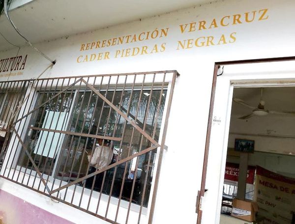 ¡SAQUEAN OFICINAS DE SAGARPA EN PIEDRAS NEGRAS!