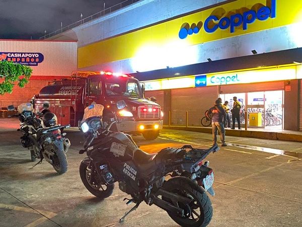 ¡AY NANITAS, SALE HUMO EN COPPEL EL NÚCLEO!