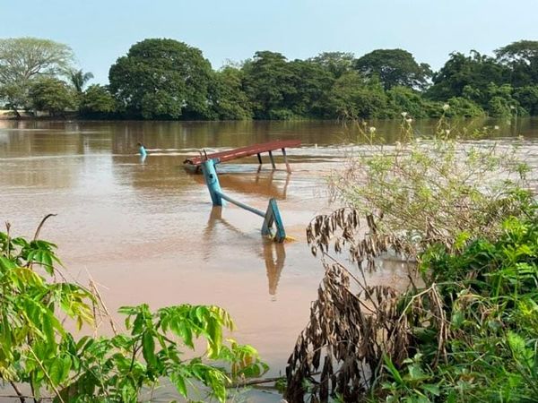 ¡SE HUNDIÓ PANGA POR CRECIDA DEL RÍO COATZACOALCOS! - FAMILIAS Y COMERCIANTES DE  AHUATEPEC Y BUENA VISTA QUEDARON VARADOS
