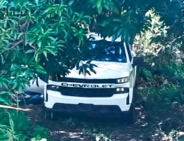 ¡ASESINAN A COMERCIANTES! - FUERON HALLADOS JUNTO A UNA CAMIONETA Y AMBOS CON EL TIRO DE GRACIA