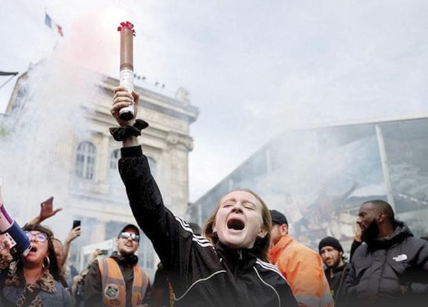¡PROTESTAS DE 'BLOQUEEMOS TODO' SE EXTIENDEN POR TODA FRANCIA!