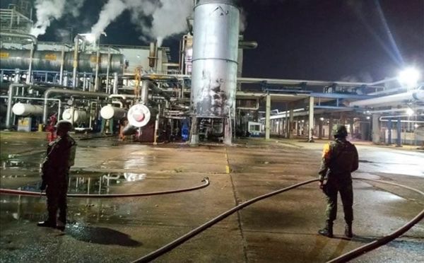 ¡5 PETROLEROS QUEMADOS! - ABRIERON POR ERROR UNA BRIDA DE VAPOR Y EL FLUIDO CALIENTE SALIÓ EXPULSADO A GRAN PRESIÓN