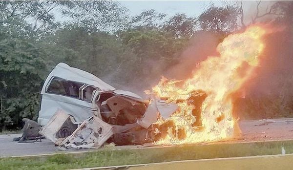 ¡TRAGEDIA EN LA CARRETERA! - HAY 16 MUERTOS