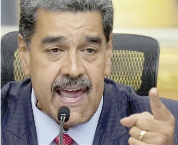 ¡SI AGREDEN A VENEZUELA HABRÍA “LUCHA ARMADA”, AFIRMA MADURO!