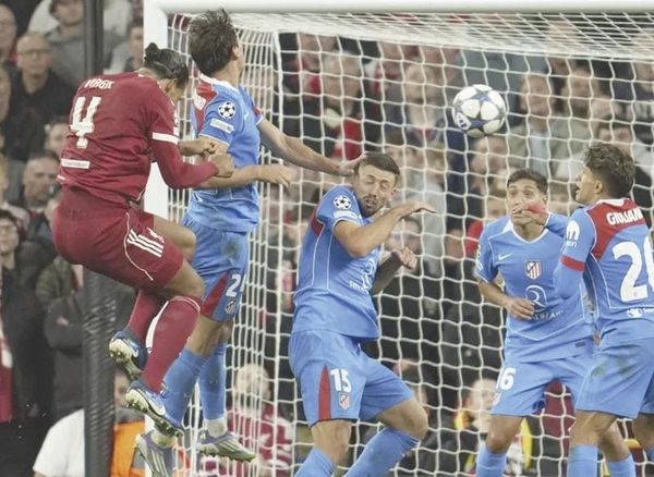 ¡CABEZAZO DE VAN DIJK DA TRIUNFO AL LIVERPOOL!