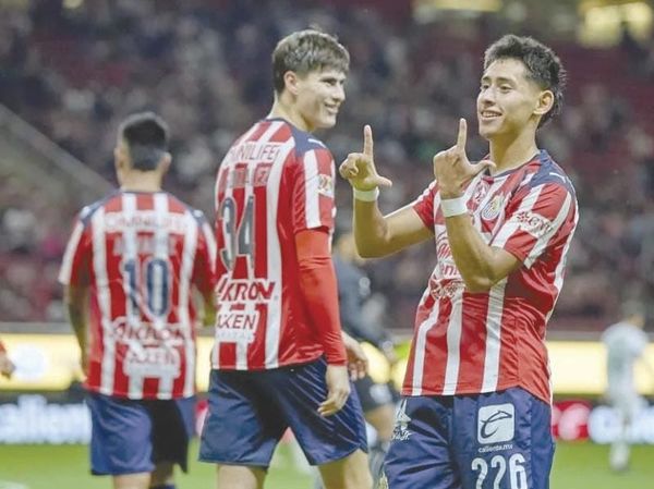 ¡CHIVAS “REVIVE” Y VENCE 3-1 AL NECAXA!