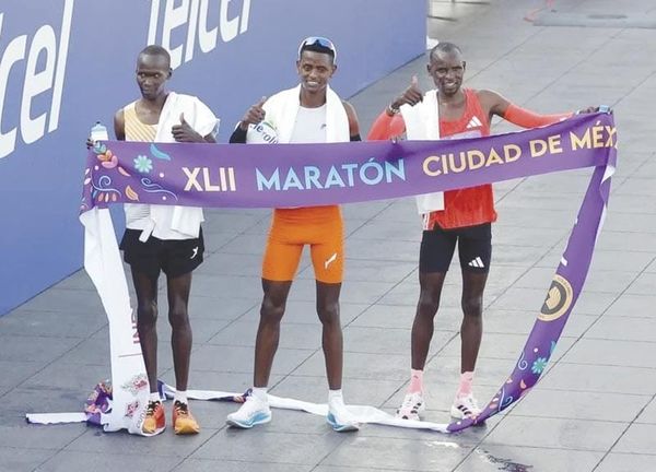 ¡DOMINAN AFRICANOS OTRA VEZ EL MARATÓN DE LA CDMX!