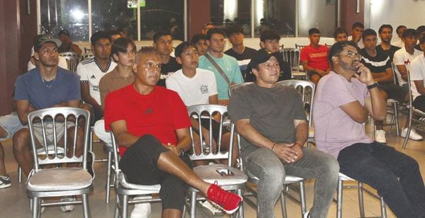 ¡JOEL “TIBURÓN” SÁNCHEZ DIO CHARLA A CAÑONEROS FC!