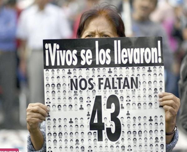 ¡PADRES DE LOS 43 SALEN “DECEPCIONADOS” DE REUNIÓN CON SHEINBAUM!